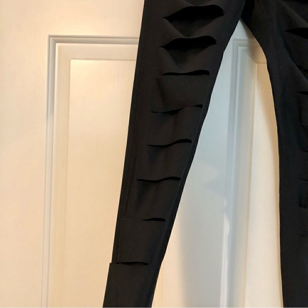 Women's 90 Degree By Reflex Black Front Cutout Leggings Size Extra-Small